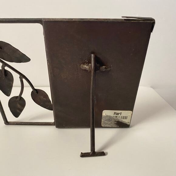 Vintage Pier 1 Metal Picture Stand Frame Wrought Iron Leaf Scroll 3 1/2 x5 Photo - Picture 9 of 16